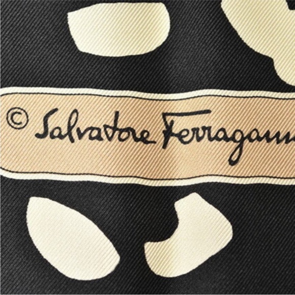 Salvatore Ferragamo scarf leopard print black multi never used and box included - Picture 5 of 7